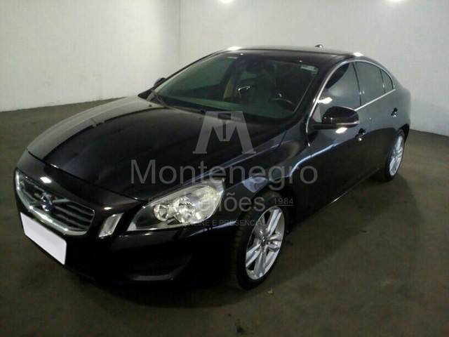 LOTE 040 - Volvo S60 2.0 T5 Drive-E Kinetic 2015