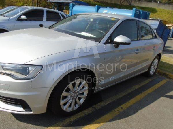 LOTE 002 - Audi A3 Sedan LM 1.4 2014