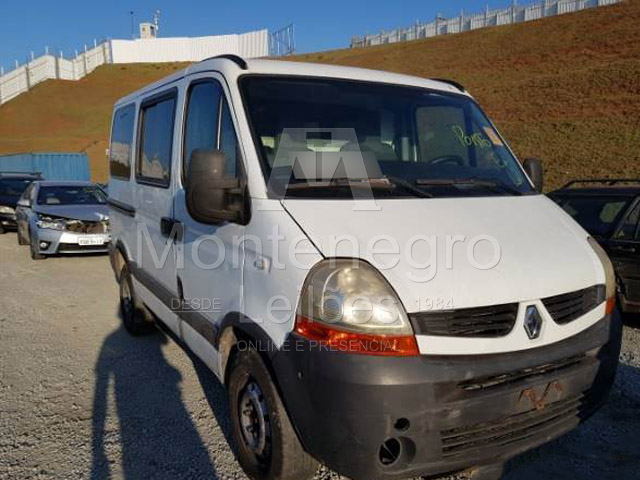 LOTE 011 - RENAULT MASTER FURGAO 8M3 L1H1 2013