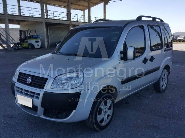 LOTE 015 - FIAT DOBLO Essence 1.8 16V (Flex) 2015