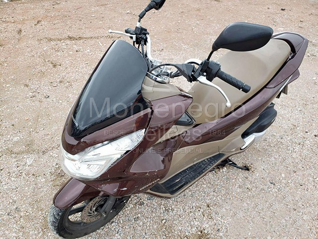 LOTE 018 - HONDA PCX 150 DLX 2018