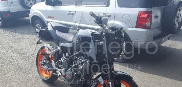 LOTE 002 - KTM 200 DUKE