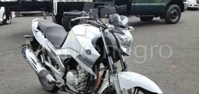 LOTE 005 - YAMAHA FAZER YS 250