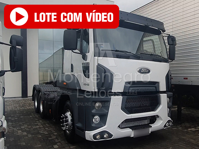 LOTE 008 - FORD CARGO 2842 E Turbo 6x2 2p 2014